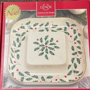 New in box. Lenox Holiday Cheese and Cracker Tray